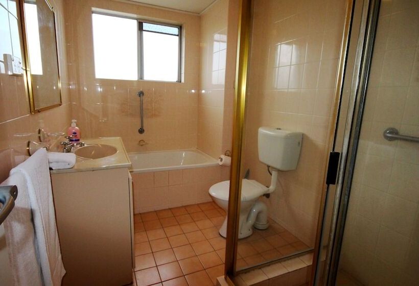 آپارتمان 2 خوابه, Tradewinds Apartments