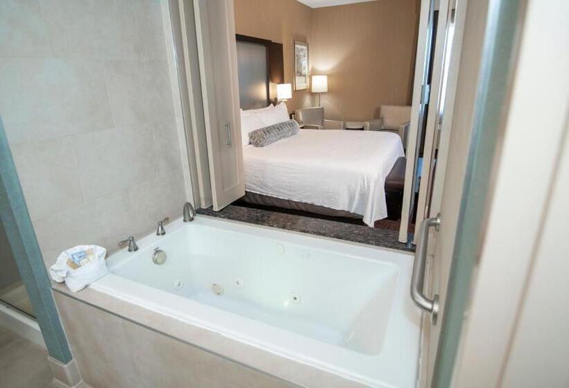 디럭스 스위트 킹 침대, Winriver Resort And Casino