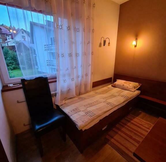 Quarto Triplo Estandar, Gościniec Halka