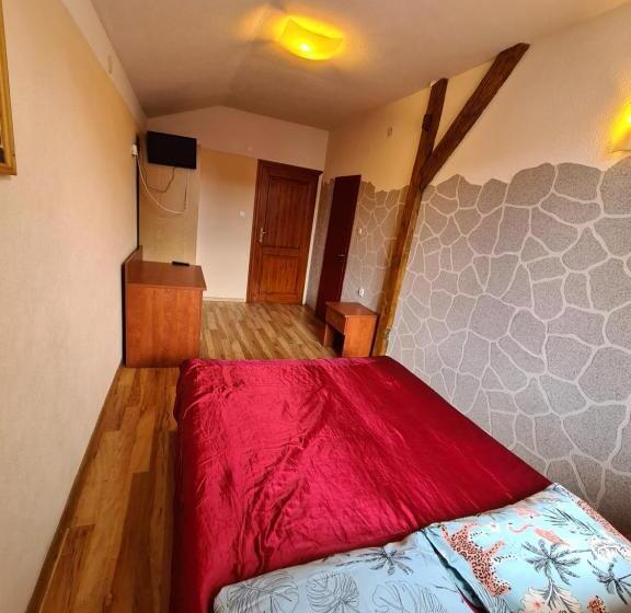 Quarto Estandar, Gościniec Halka