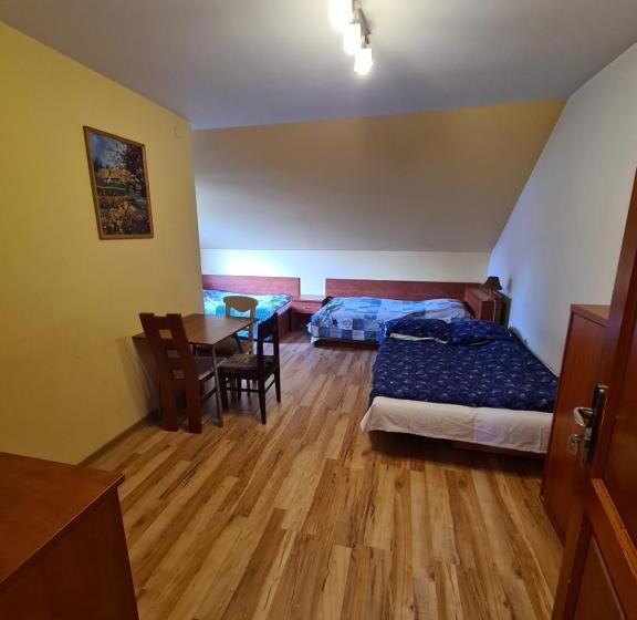 Quarto Quádruplo Estandar, Gościniec Halka