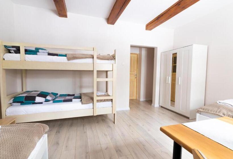 Quarto Quádruplo Estandar, Szsm Hadle Szklarskie