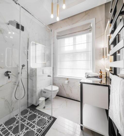 Quarto Familiar, H Apart