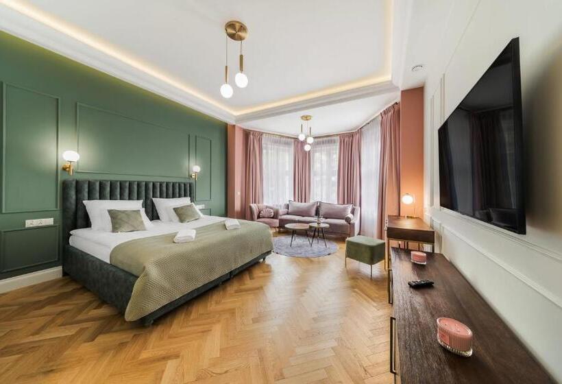Quarto Familiar, H Apart