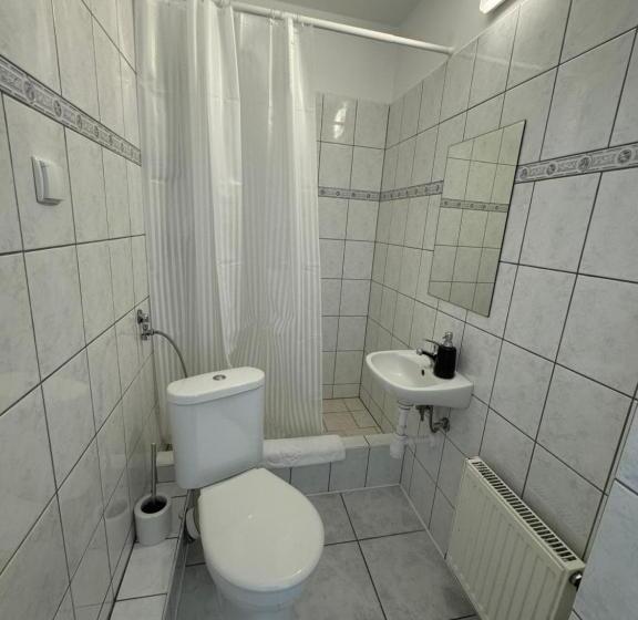 Quarto Estandar Individual, Ik Maria