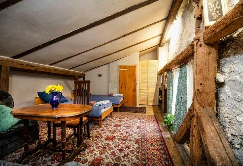 Apartamento 2 Dormitórios, Pałac Gorzanów