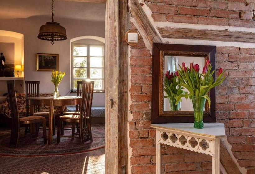 Apartamento 2 Dormitórios, Pałac Gorzanów