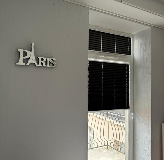 Quarto Deluxe com Sacada, Paris Rynek Centrum &parking