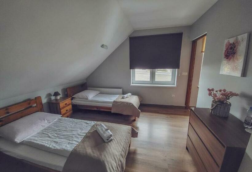 Quarto Basic, Zajazd Na Górkach