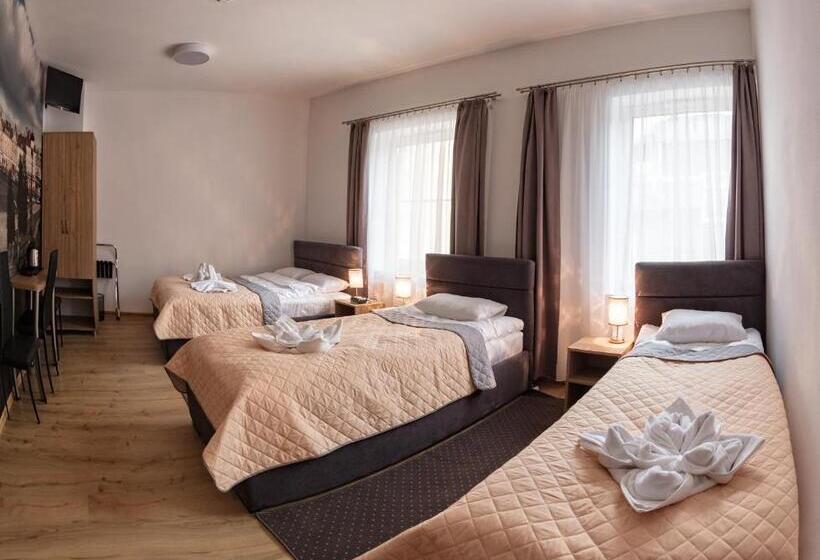 اتاق راحتی سه تخته, Lublin