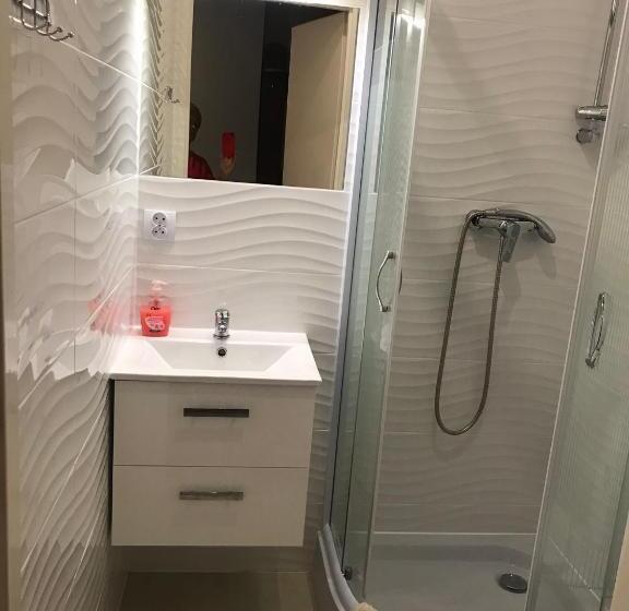 Номер Deluxe, Stajnia Pod Dębem