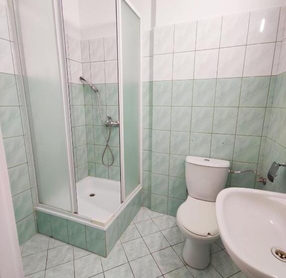 اتاق استاندارد چهار تخته, Grey Poznań Pokój Z łazienką , Darmowy Parking, Zameldowanie Bezobsługowe