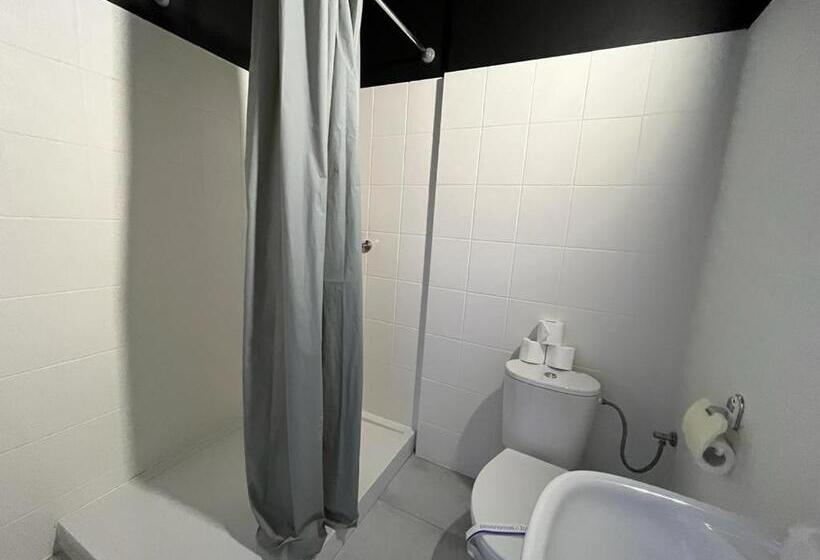 اتاق استاندارد چهار تخته, Grey Poznań Pokój Z łazienką , Darmowy Parking, Zameldowanie Bezobsługowe