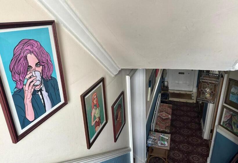 اتاق استاندارد با بالکن, Fitz House