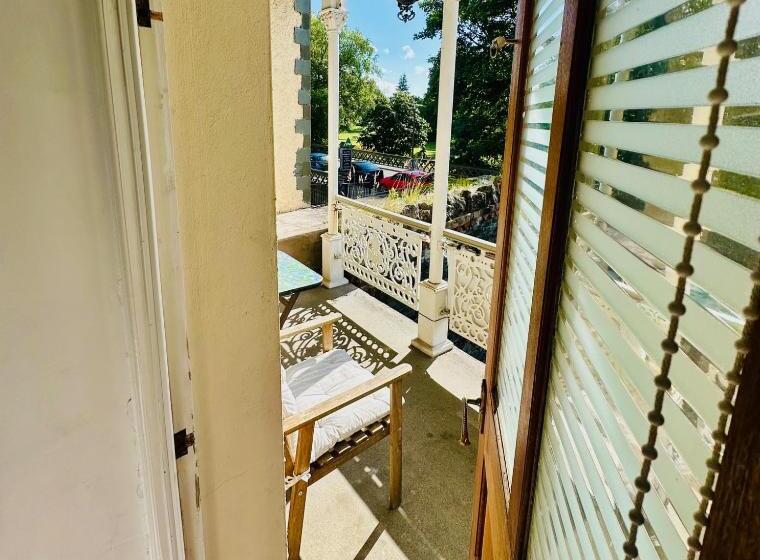 اتاق استاندارد با بالکن, Fitz House