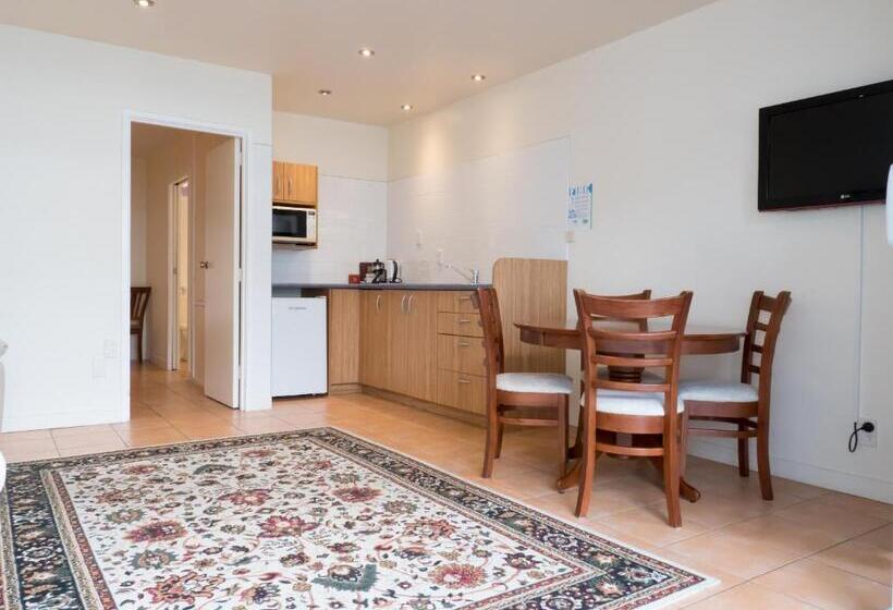 Апартаменты Deluxe 1 Спальня, Commodores Lodge