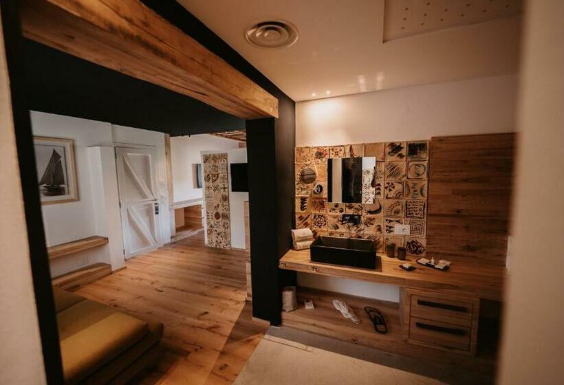 سوییت با چشم‌انداز دریا, Praia Art Resort   Small Luxury Hotels Of The World