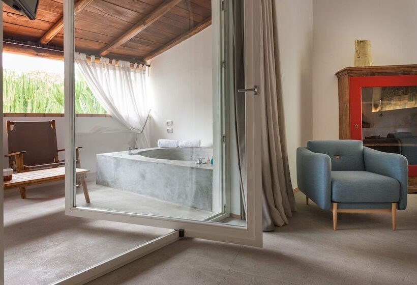 اتاق لوکس با چشم‌انداز دریا, Praia Art Resort   Small Luxury Hotels Of The World