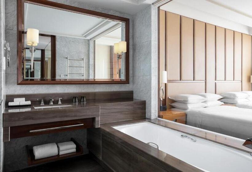 Номер Executive, Sheraton Qingdao Jiaozhou