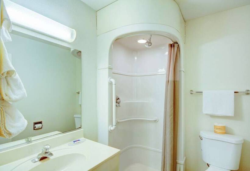 带2个双人床的标准工作室, Motel 6 Saint George, Ut