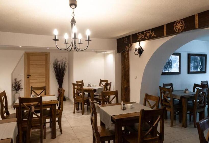 Quarto Triplo Estandar com Sacada, Chata U Bronka