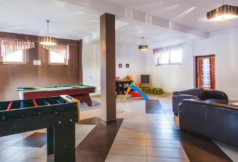 Quarto Triplo Estandar com Sacada, Chata U Bronka