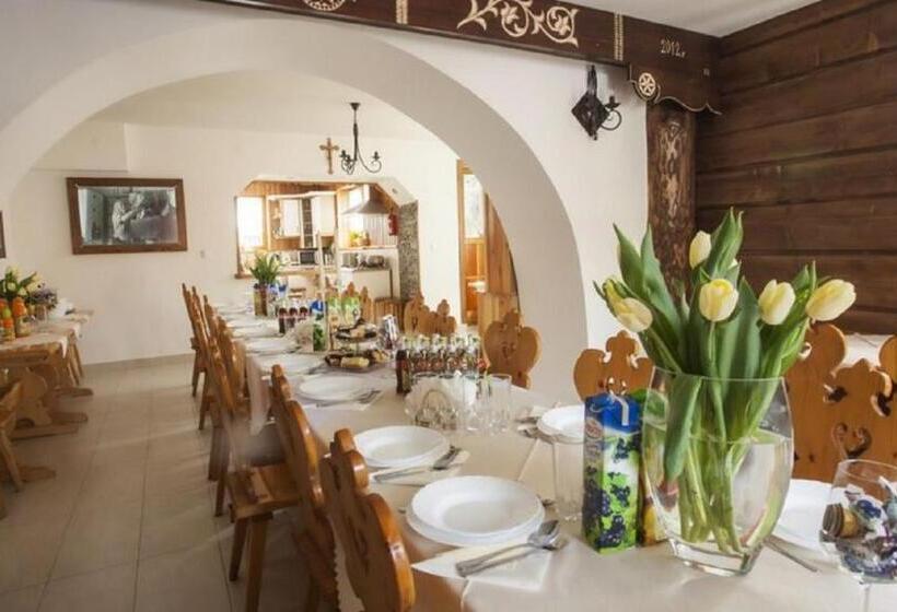 Quarto Triplo Estandar com Sacada, Chata U Bronka