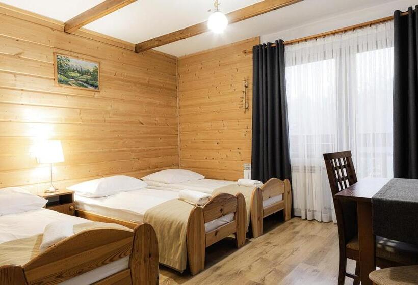 Quarto Triplo Estandar com Sacada, Chata U Bronka