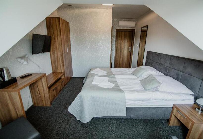 Номер Deluxe, Gościniec Zacisze I Blisko A2 Dąbie Uniejów I Restauracja
