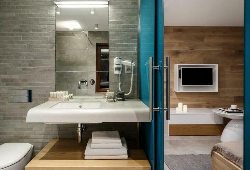 اتاق لوکس با بالکن, Zimowy Domek Boutique Rooms   Adults Only Vege