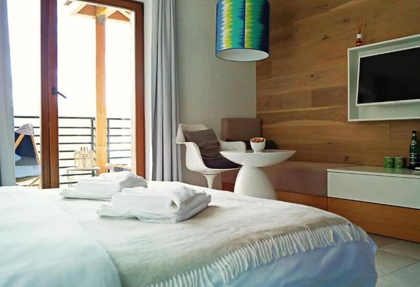 اتاق لوکس با بالکن, Zimowy Domek Boutique Rooms   Adults Only Vege