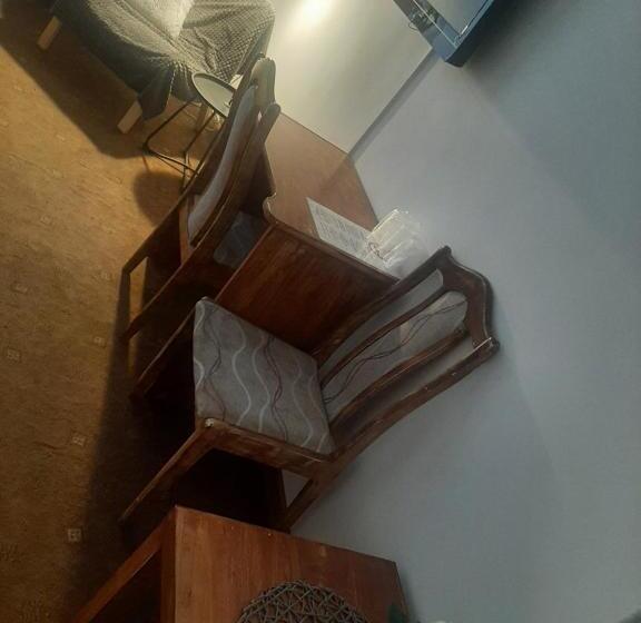 اتاق راحتی سه تخته, Olimpijski