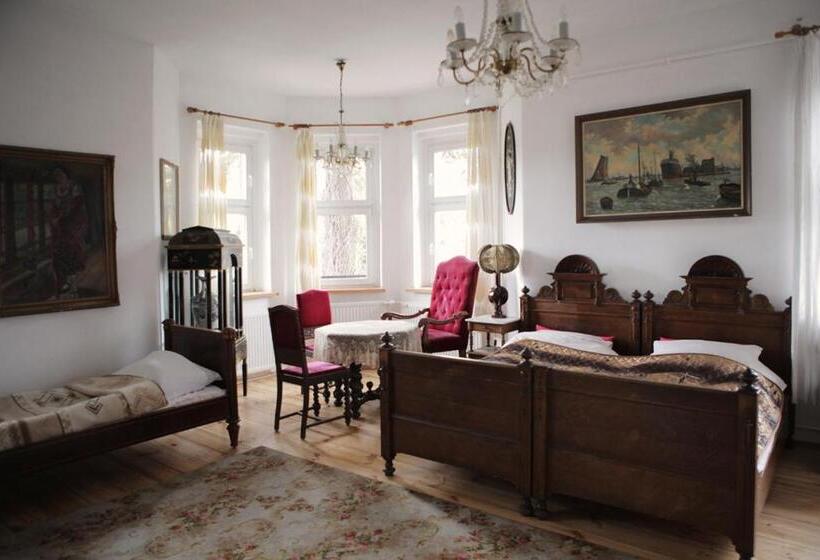 سوییت جونیور لوکس, Villa Navigator