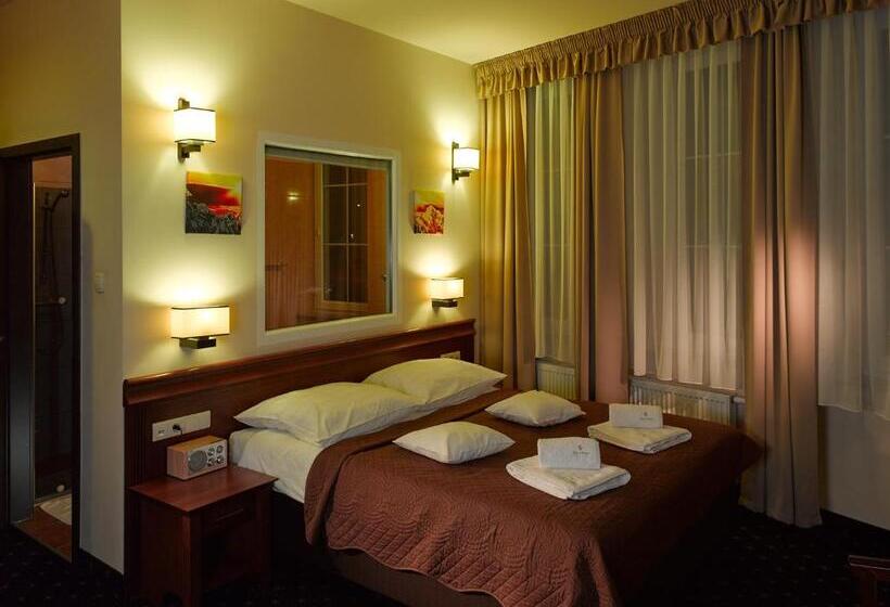 اتاق لوکس, Aura   Hotel & Restaurant & Sauna