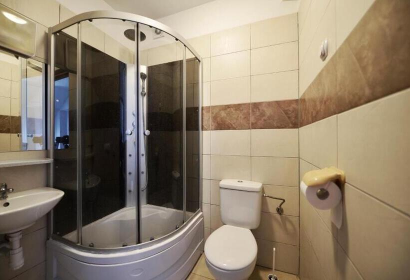 Quarto Quádruplo Estandar, Pirat Hotel & Spa Hotel Z Basenem