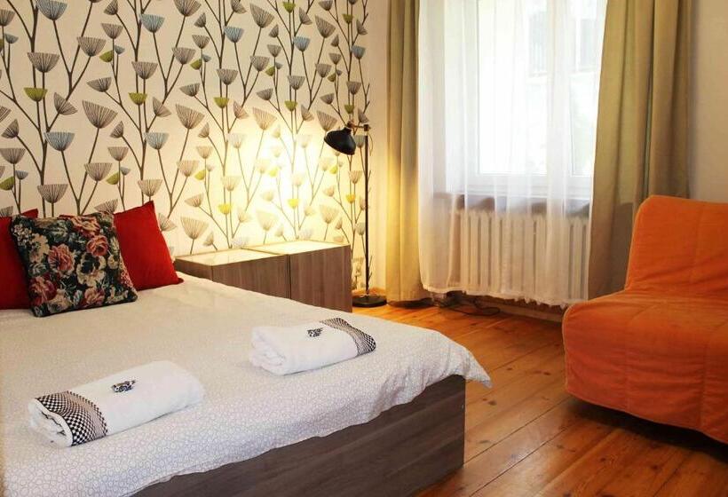 اتاق چهار تخته با دستشویی مشترک, Villa Agatomdom Gdańsk, Taras Grill Kuchnia, 1800m Stare Miasto Gdańsk