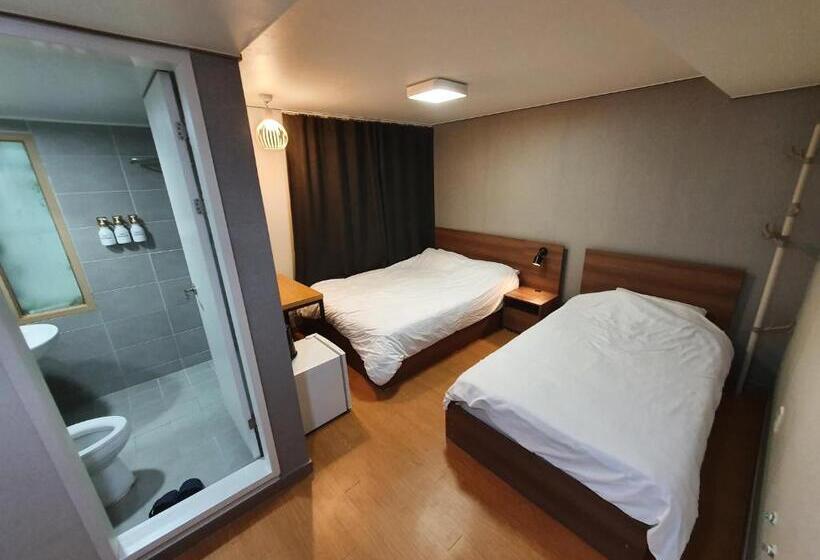 اتاق لوکس, Cave Myeongdong