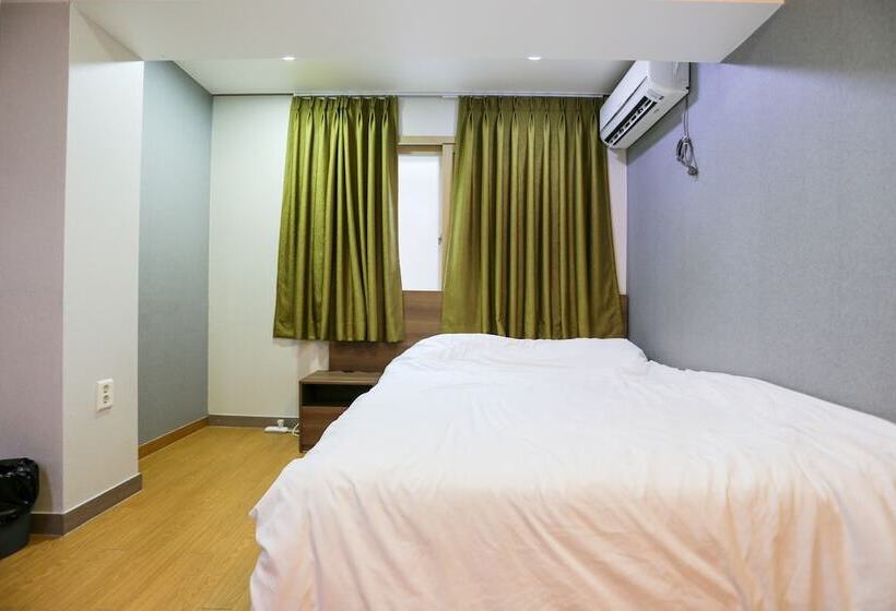 اتاق استاندارد, Cave Myeongdong