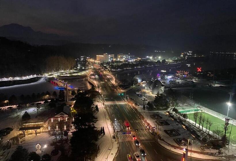 اتاق خانوادگی, Chuncheon Eston