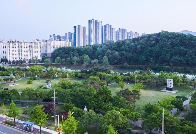 اتاق خانوادگی, Chuncheon Eston