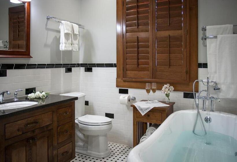 스위트 킹사이즈 침대, Calistoga Wine Way Inn