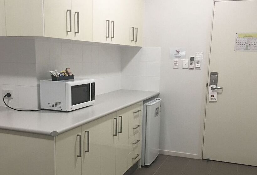 스탠다드 스튜디오, Gladstone City Central Apartment Hotel Official