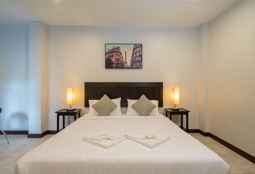 디럭스 스튜디오, Amarin Hotel Patong