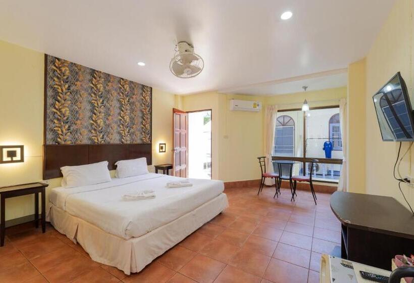 수피리어 트리플 룸, Amarin Hotel Patong