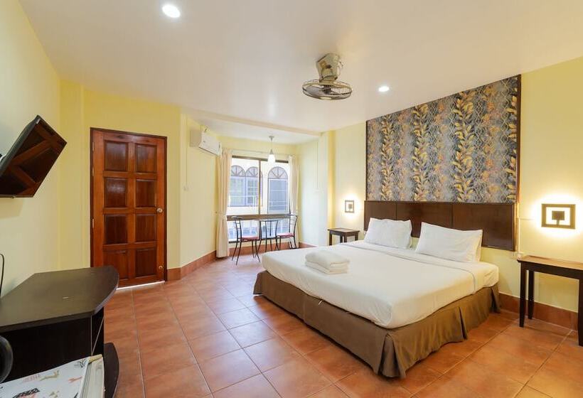 수피리어 트리플 룸, Amarin Hotel Patong