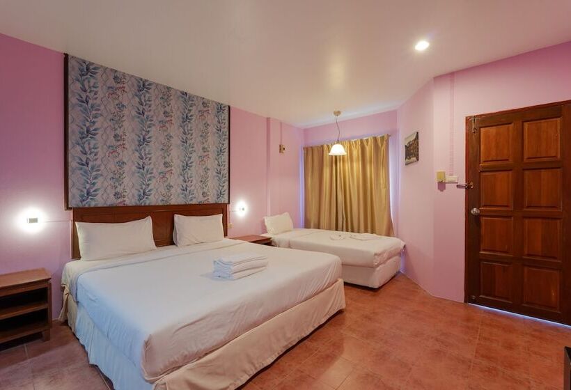 수피리어 트리플 룸, Amarin Hotel Patong