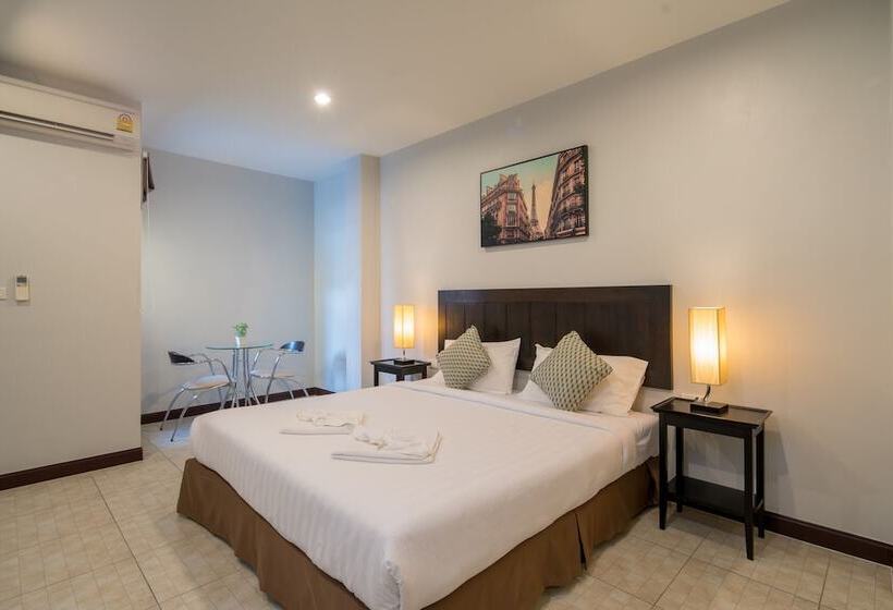 디럭스 스튜디오, Amarin Hotel Patong