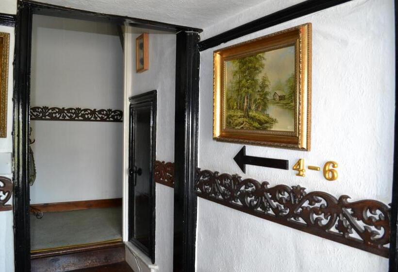 اتاق استاندارد یک نفره, Ely Guest House