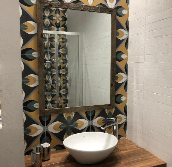 استودیوی لوکس, Suites Elifani