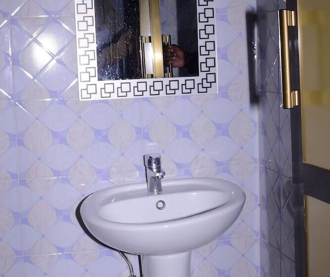 اتاق استاندارد, Safari Park House